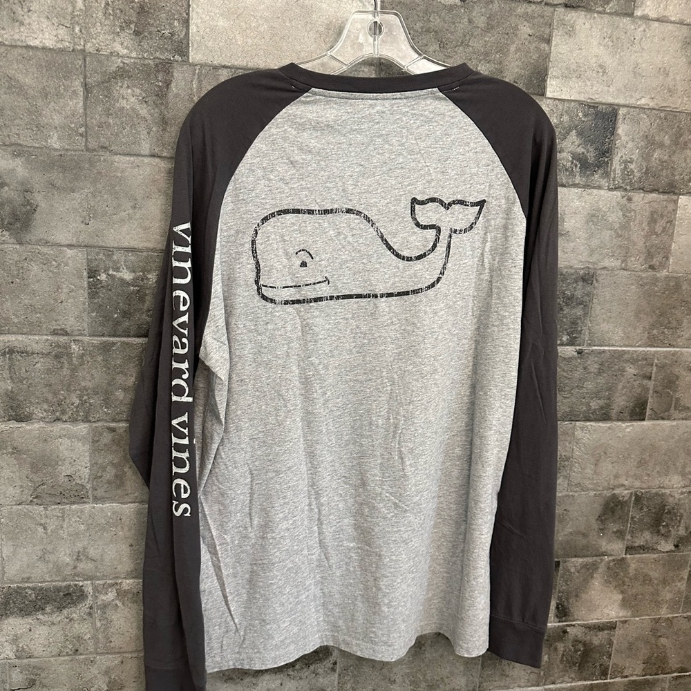 Men’s Vineyard Vines long sleeve T-shirt size medium